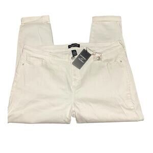 Morgan & Walker Women's Cotton Spandex Pants Size 20 White Jean Style NEW